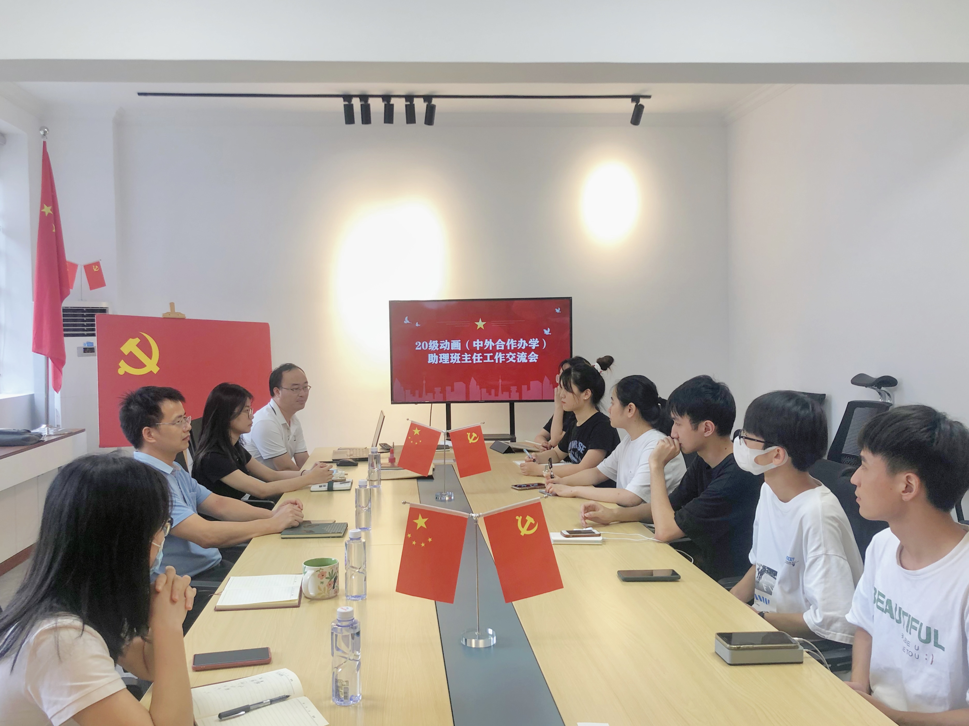 射龙门扑克牌
顺利完成2020级动画（中印合作办学）搬迁工作
