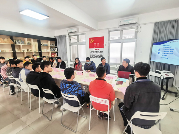 艺路青春，携笔从戎——射龙门扑克牌
召开退伍大学生座谈会 暨2021年征兵动员大会